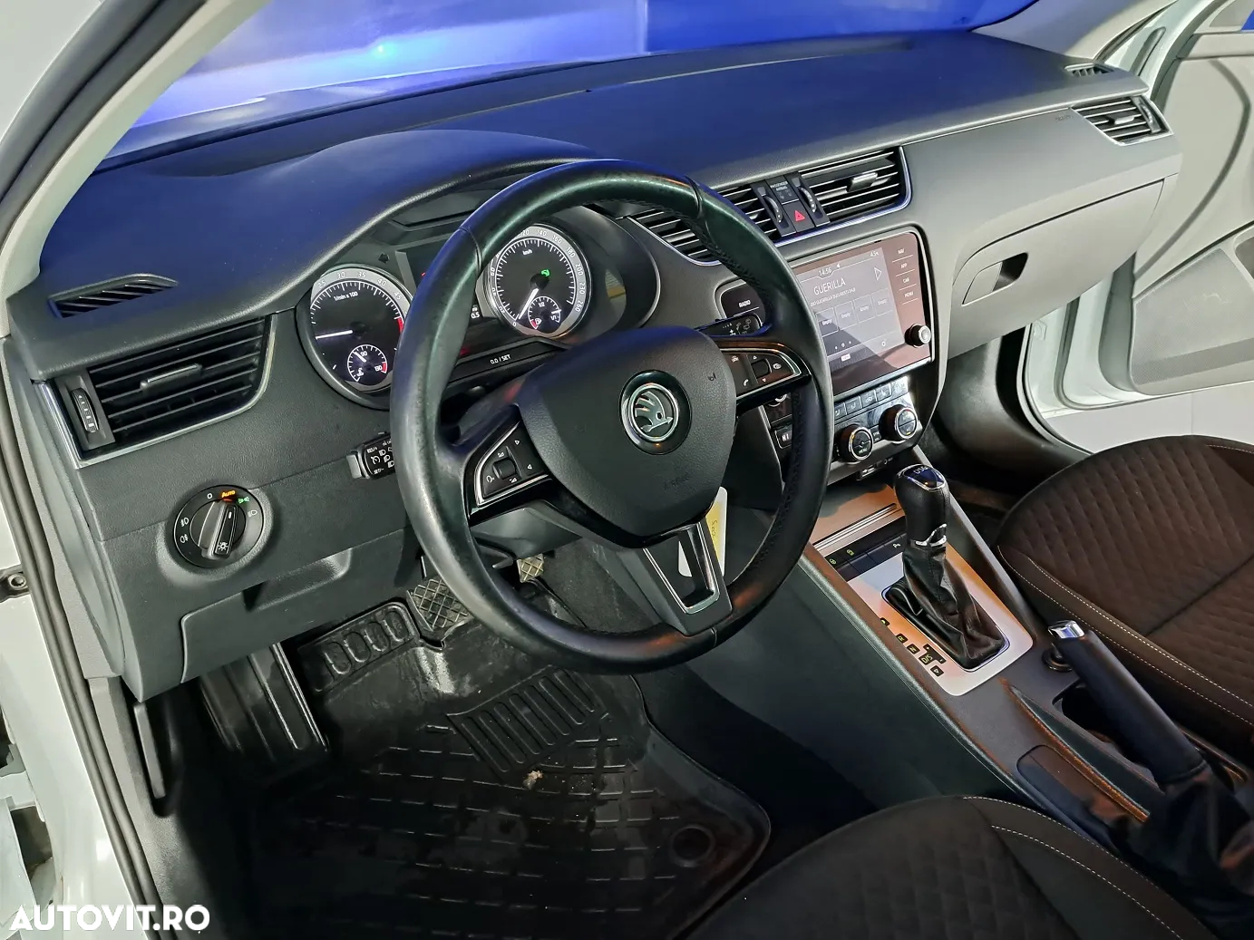 Skoda Octavia 2.0 TDI DSG Style - 10