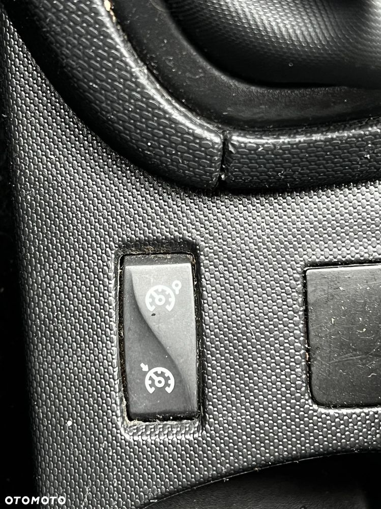 Renault Clio - 22
