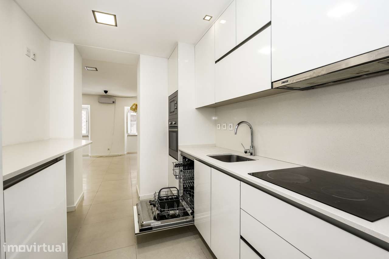 Apartamento com Terraço junto ao Metro do Rato
