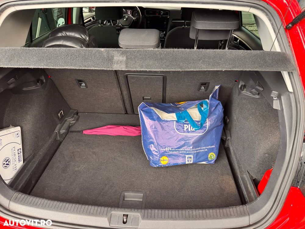 Volkswagen Golf - 8
