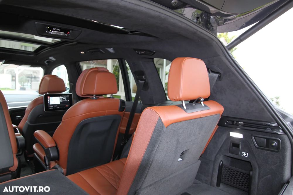 BMW X7 - 7