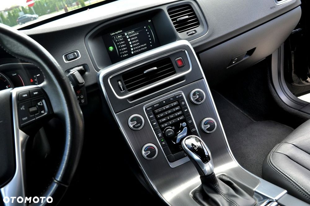 Volvo S60 D2 Drive-E Momentum - 17