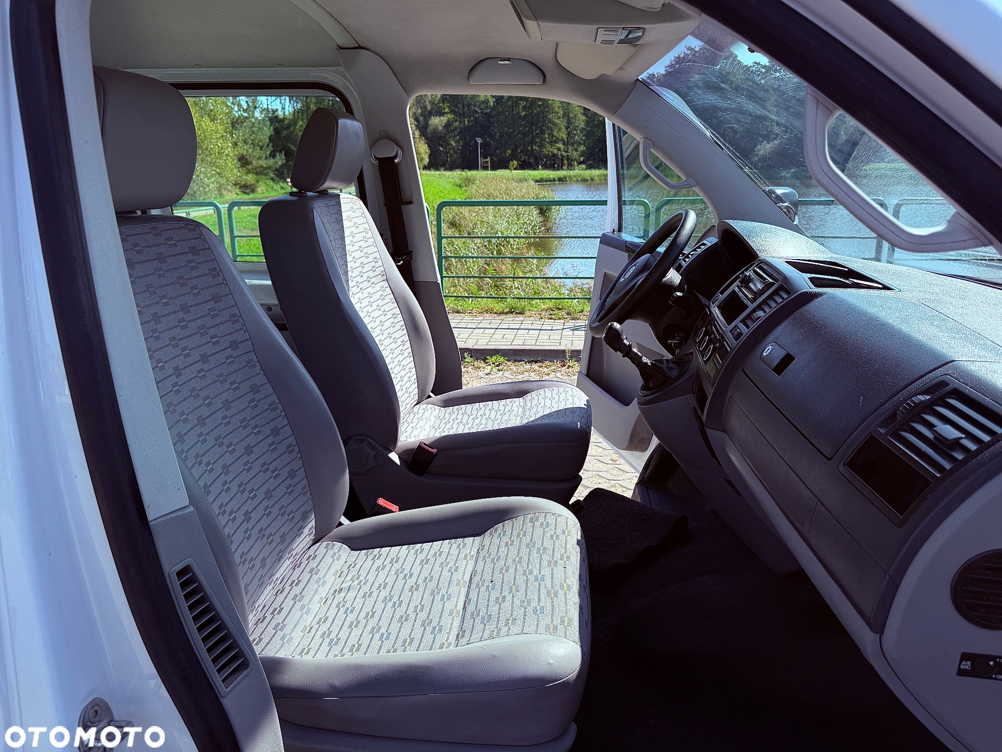 Volkswagen TRANSPORTER T5 2.0TDI CR 102KM - 25