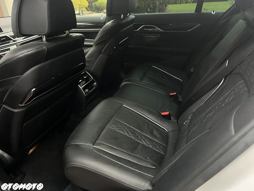 BMW Seria 7 740d xDrive - 18