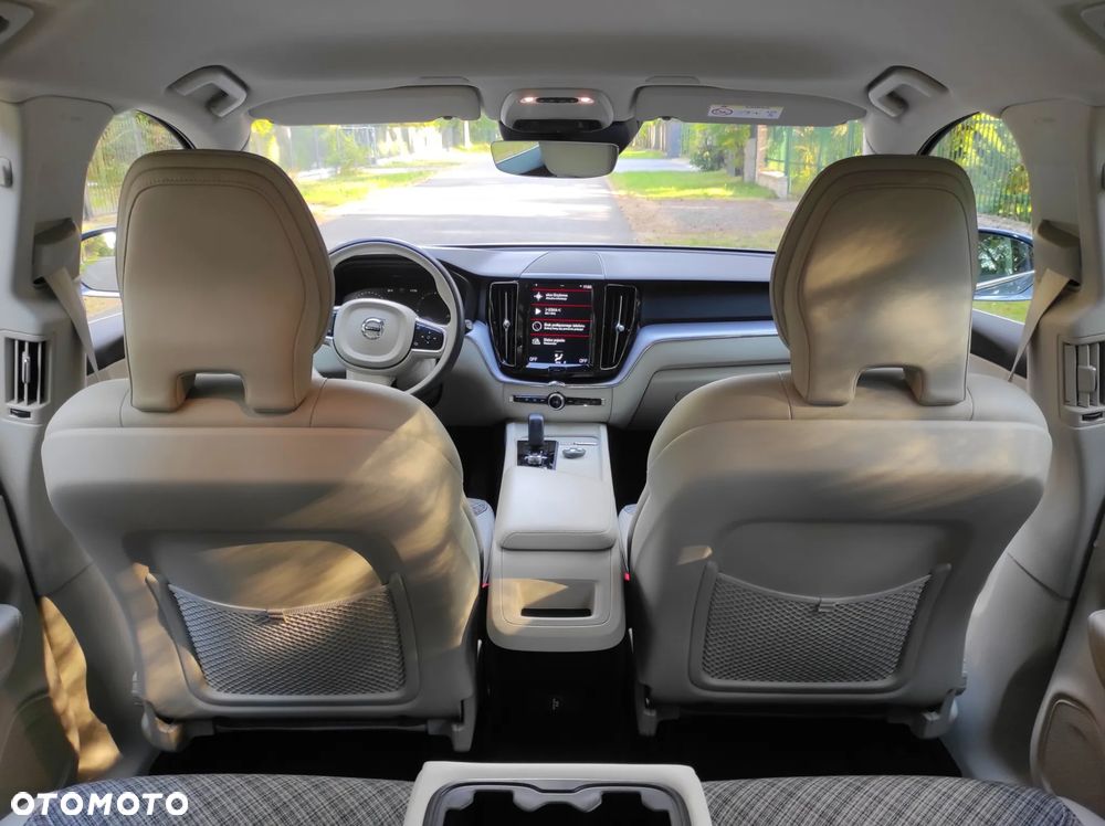 Volvo XC 60 B4 D AWD Momentum Pro - 13