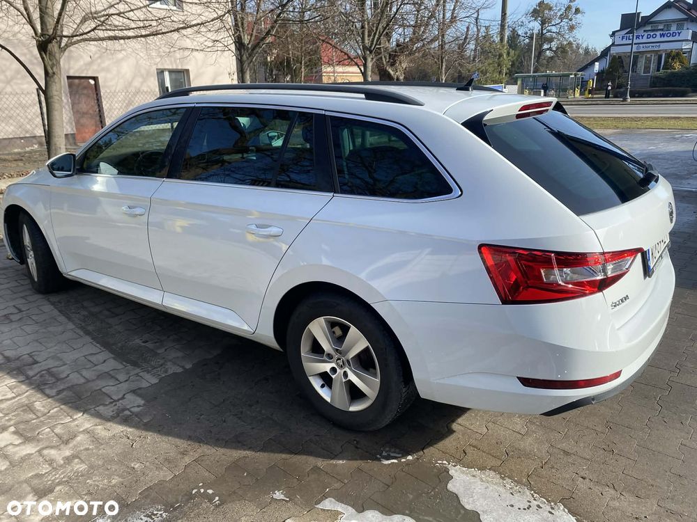 Skoda Superb 1.6 TDI GreenLine - 8