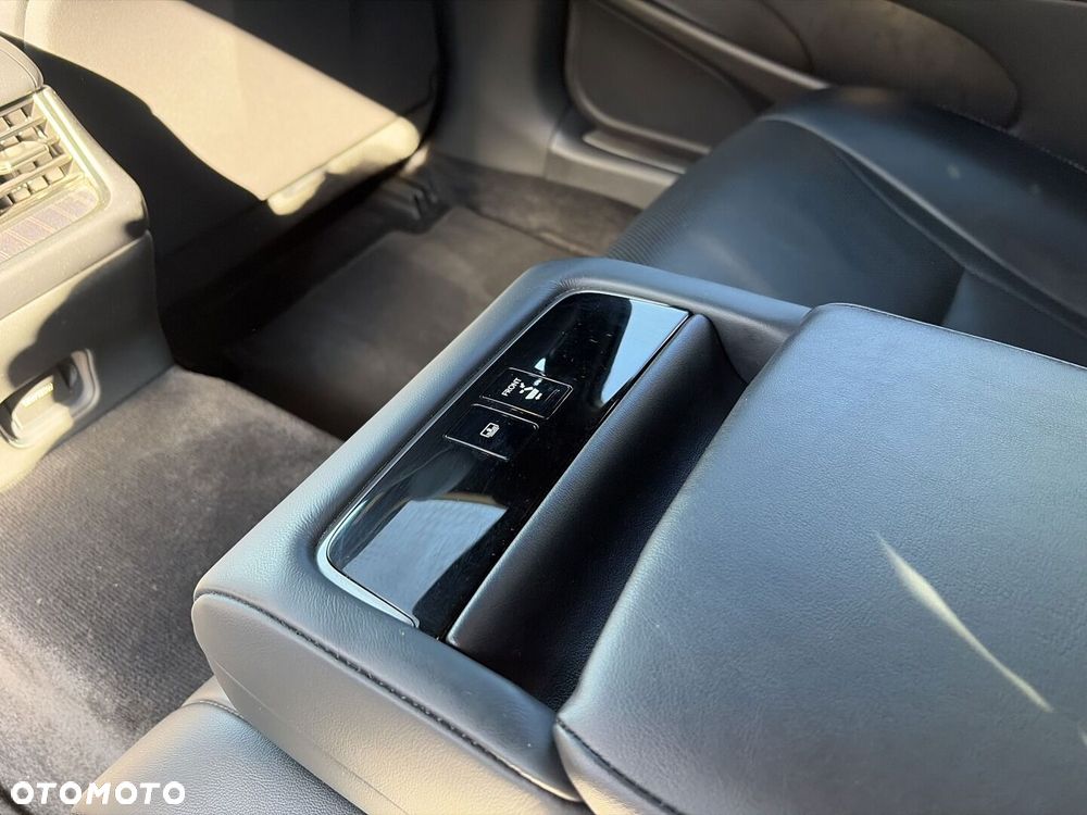 Lexus LS - 31