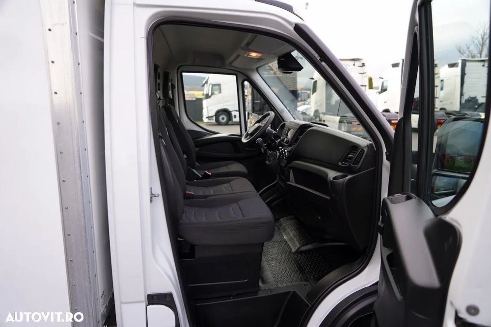 Iveco DAILY 35-160 / 4.2 M CONTAINER / LIFT / TWIN GVWR: 3500 KG / 2022 - 35