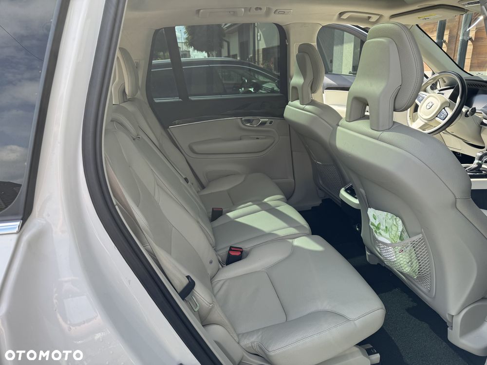Volvo XC 90 - 23
