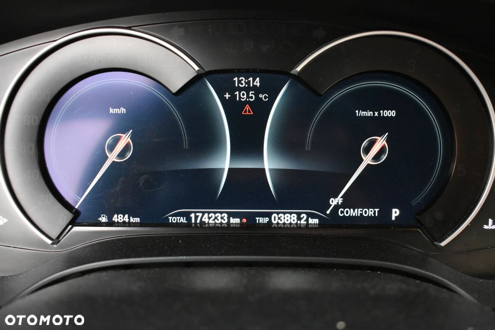 BMW Seria 5 525d Luxury Line - 16