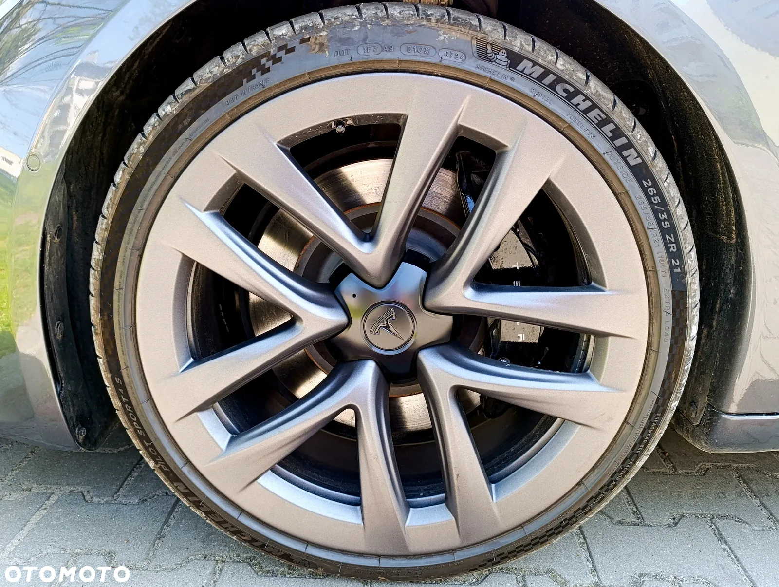 Tesla Model S Plaid - 24