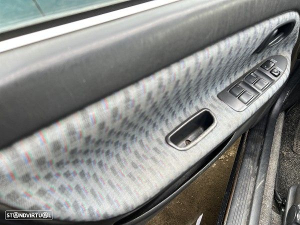 Para Peças Toyota Corolla (_E10_) - 9