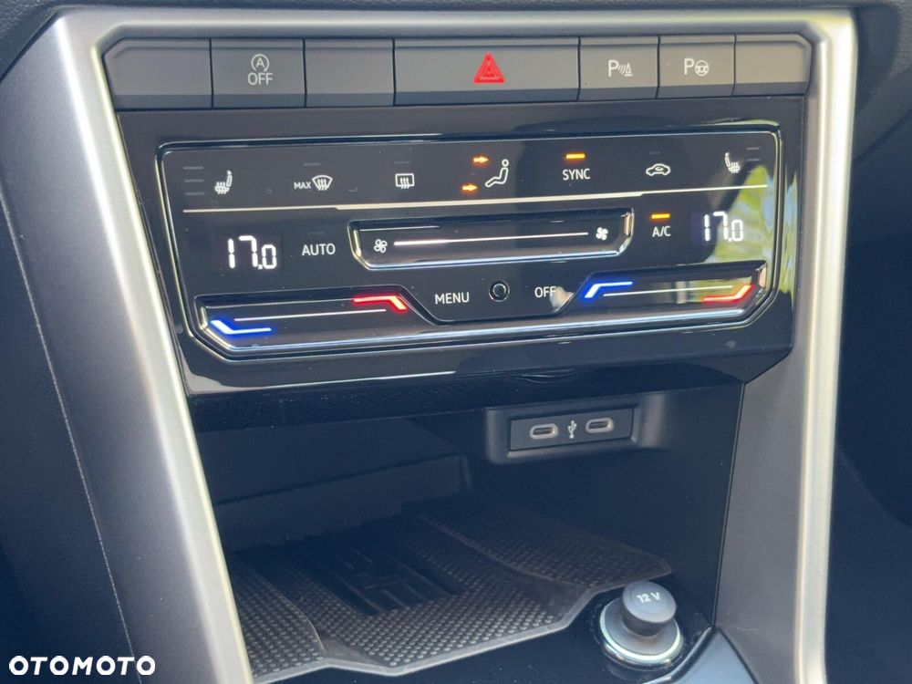 Volkswagen T-Roc 1.5 TSI Life DSG - 28