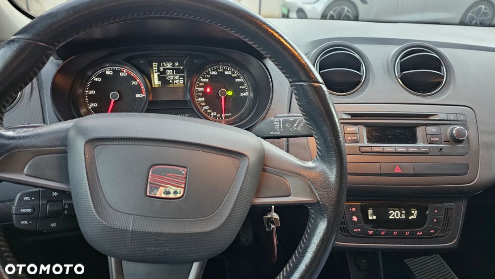 Seat Ibiza 2013 photo 4