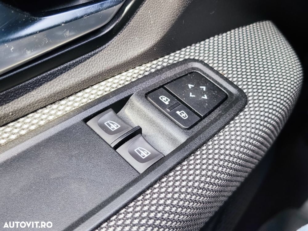 Dacia Logan TCe 90 MT6 Prestige - 27