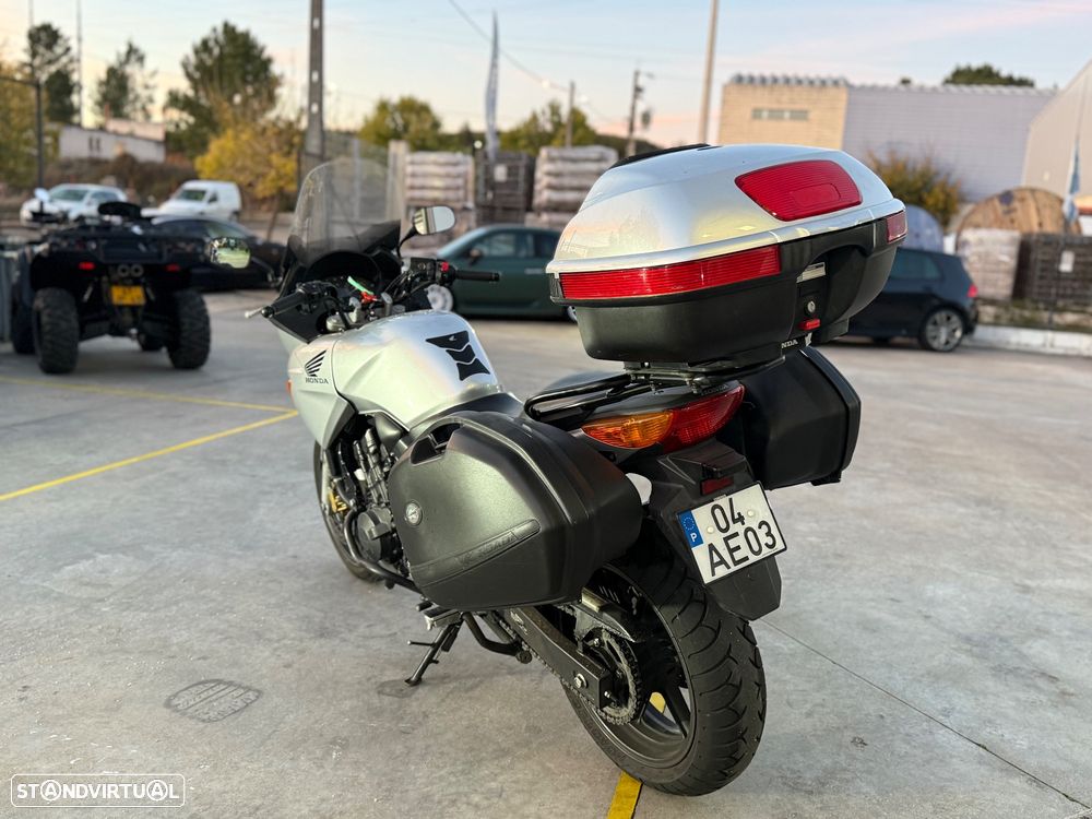 Honda CBF 600 com kit de 3 malas - 4