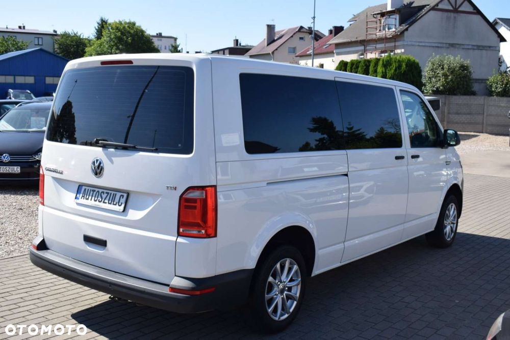 Volkswagen Caravelle - 10