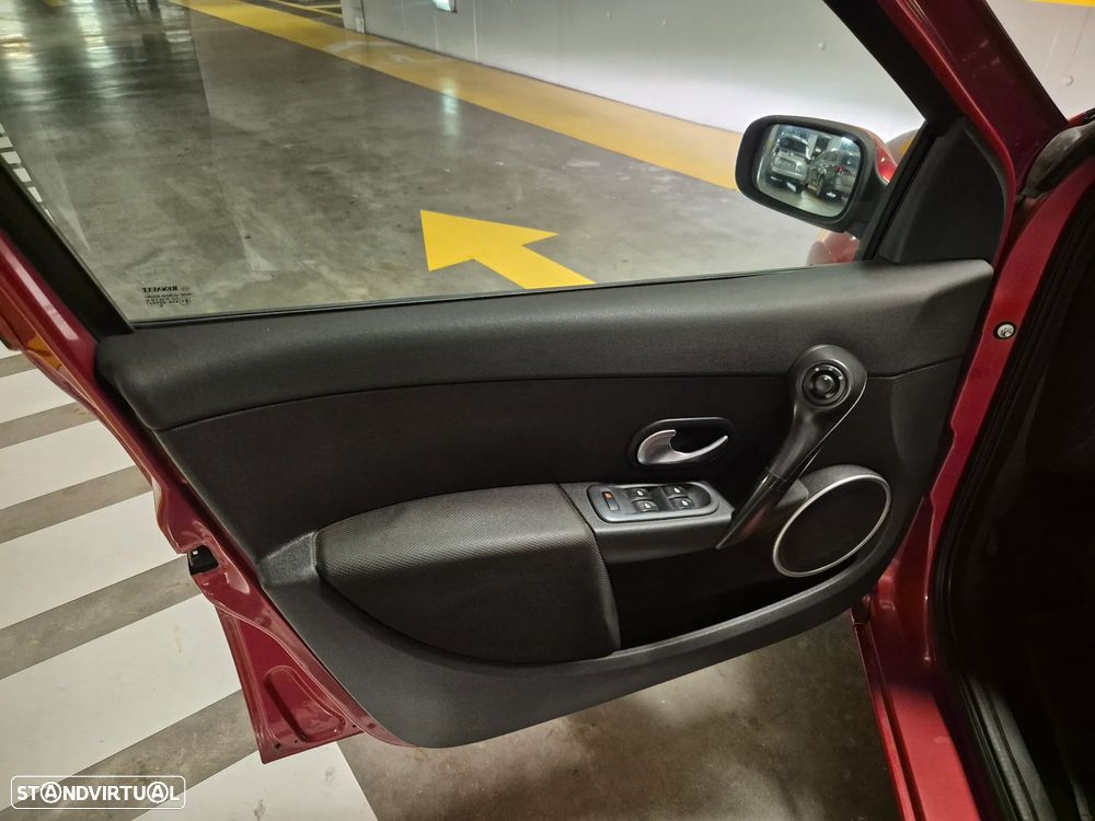 Renault Clio 1.2 16V Dynamique - 24