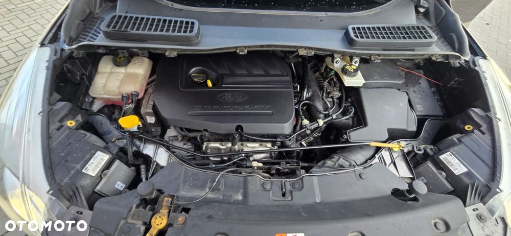 Ford Kuga 1.5 EcoBoost 2x4 Titanium - 41