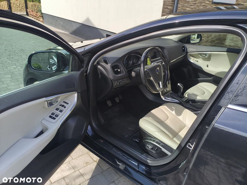 Volvo V40 D4 Summum - 10