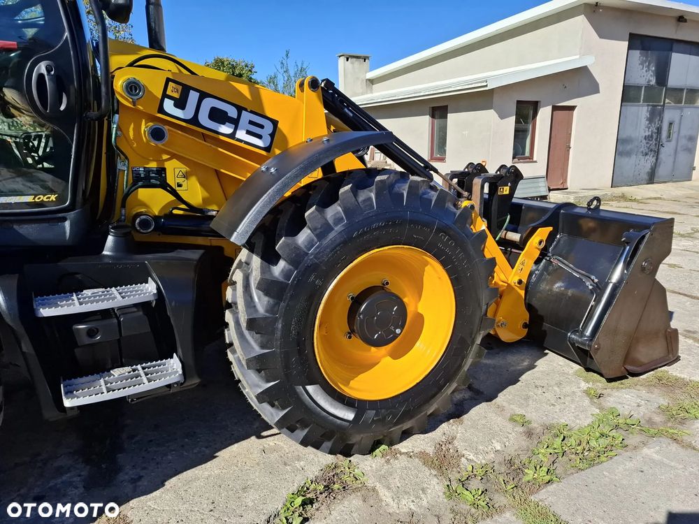 JCB 4CX - 16