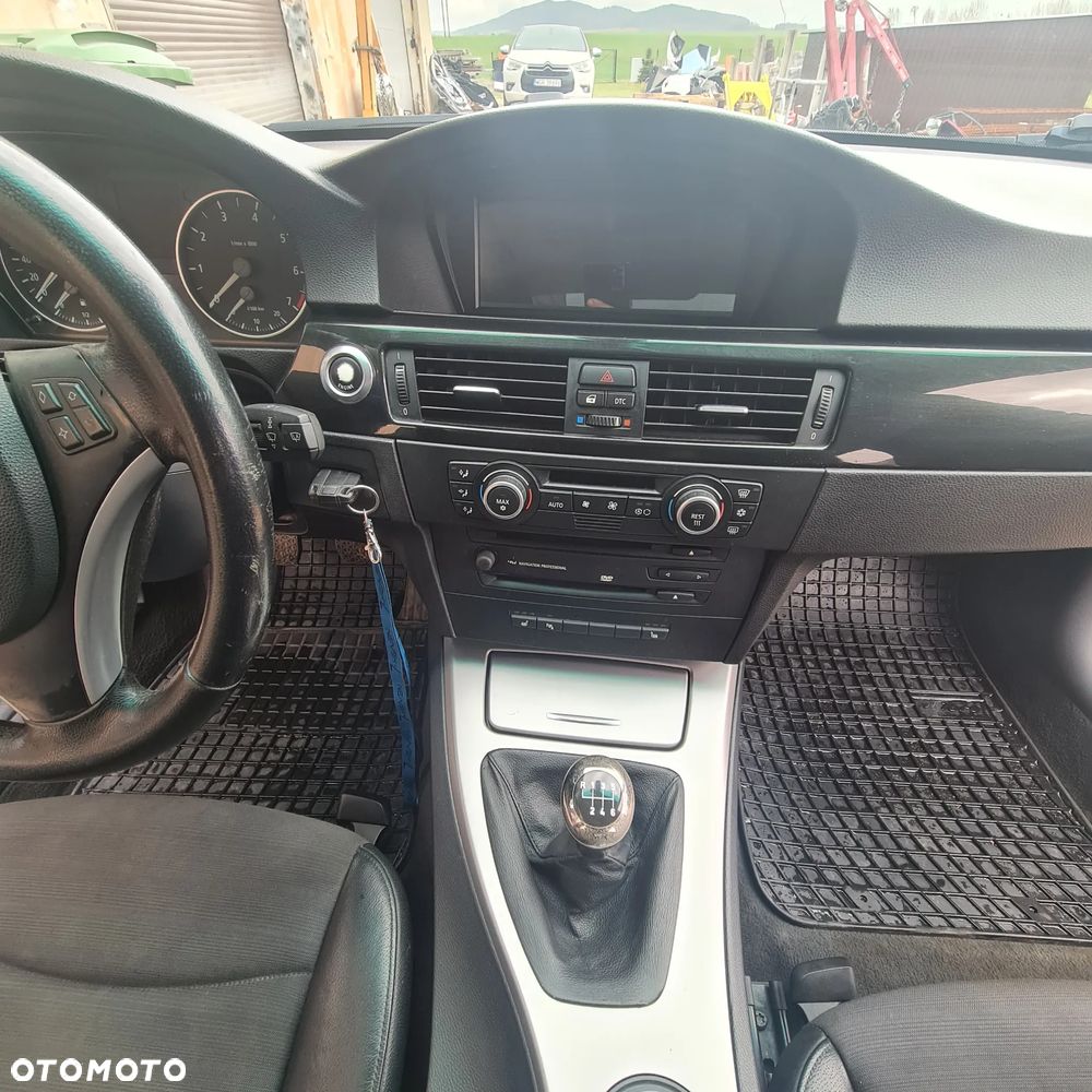BMW Seria 3 320i - 21