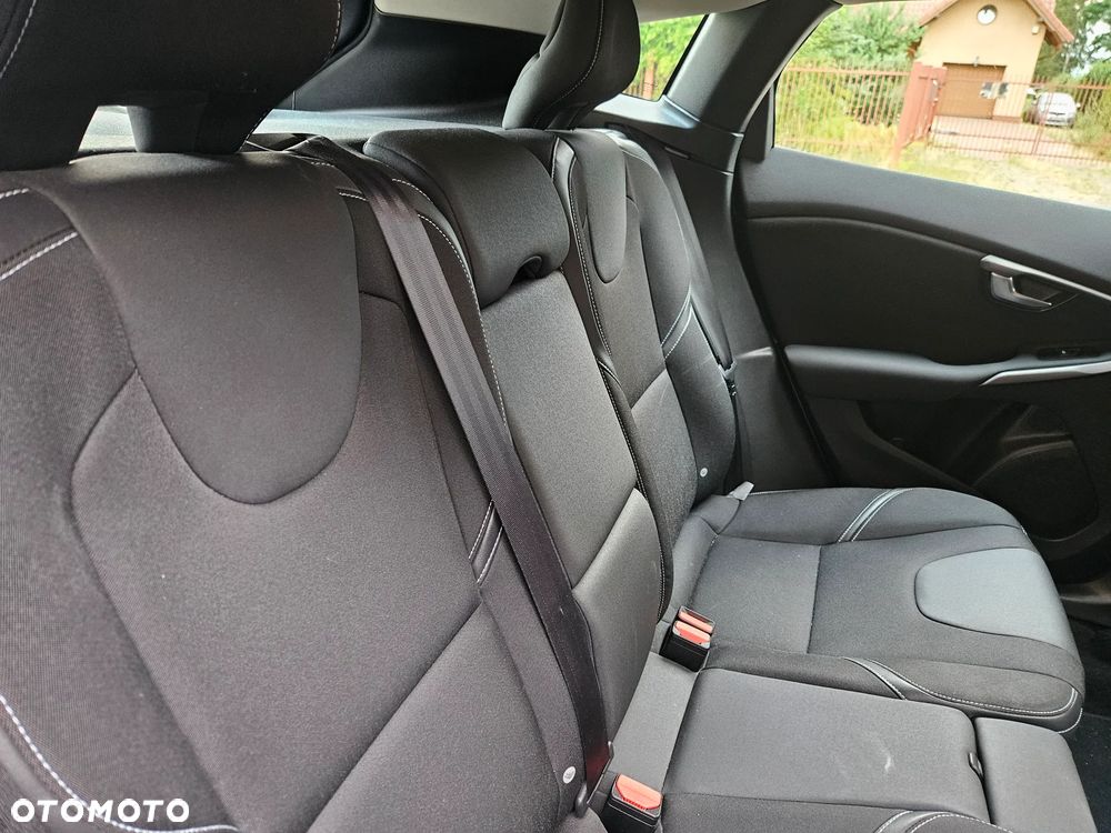 Volvo V40 D2 Momentum - 20