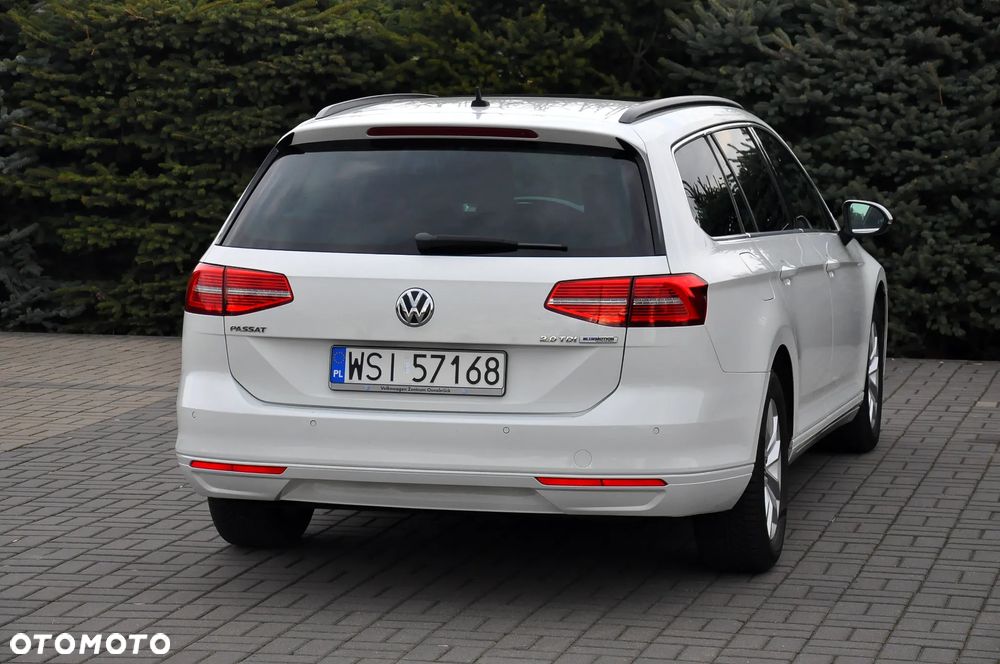 Volkswagen Passat - 12