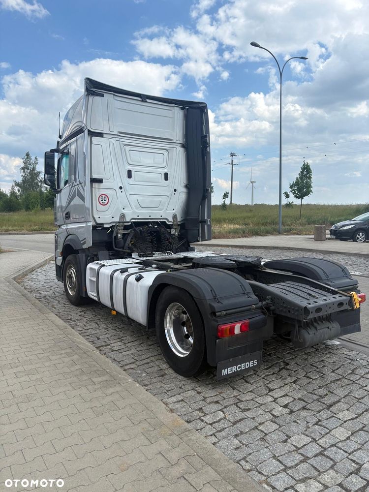 Mercedes-Benz Actros - 11