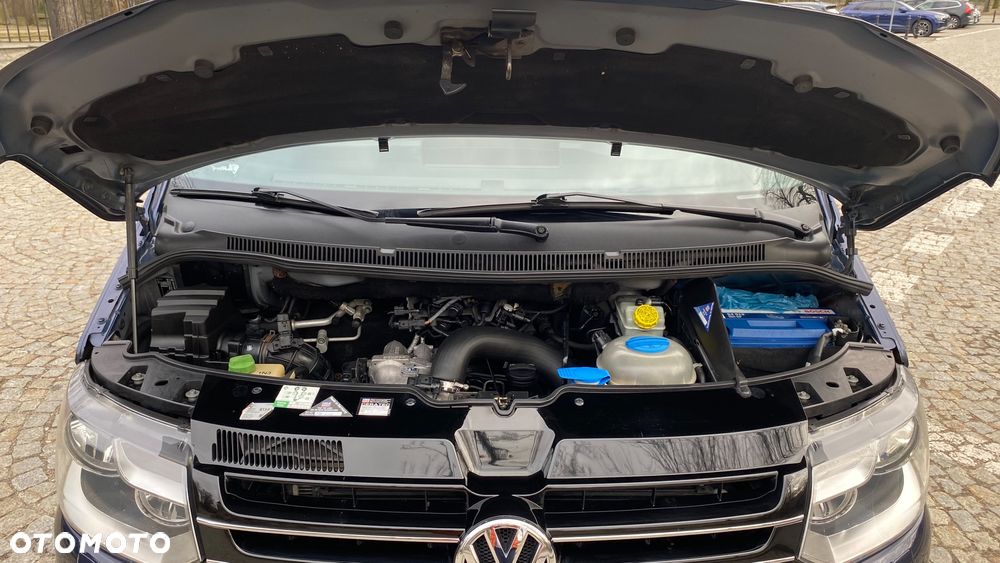 Volkswagen Multivan - 21