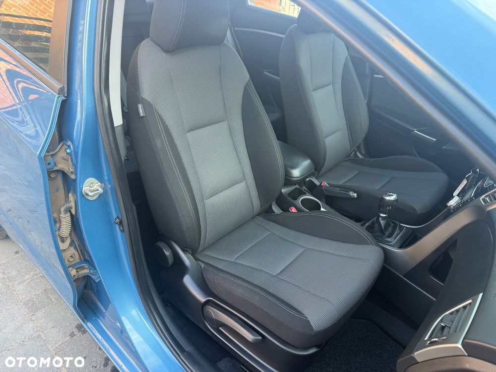 Hyundai i30 blue Kombi 1.6 CRDi YES Gold - 17