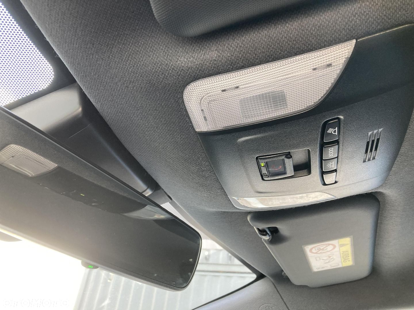 Toyota Corolla 2.0 Hybrid Comfort - 16