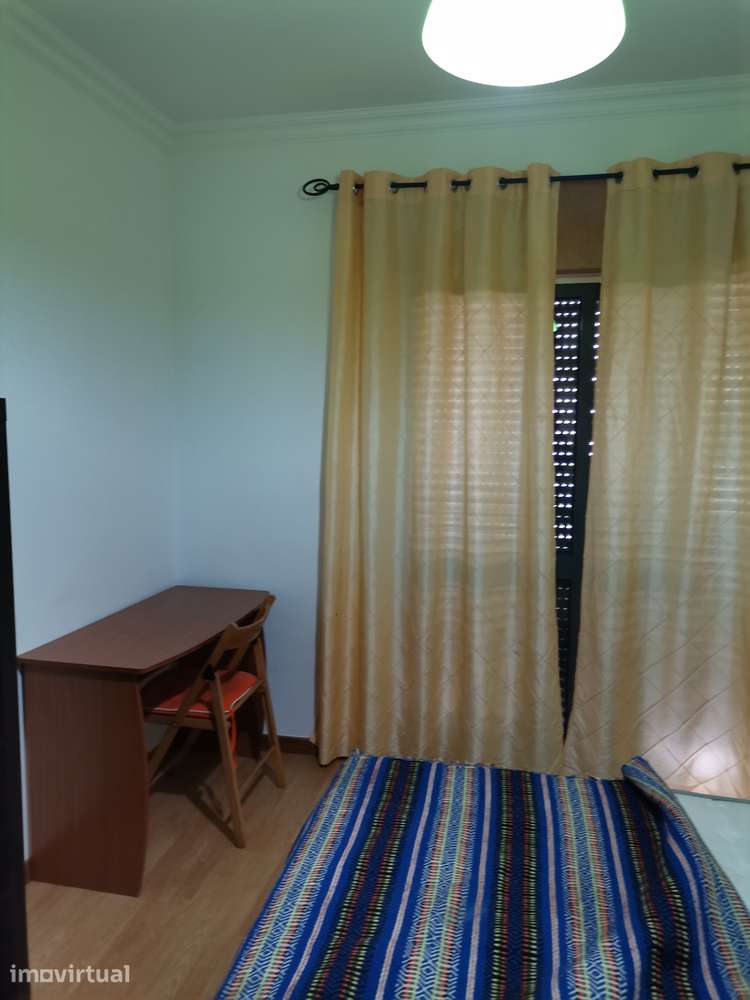 Urbanização M. Guizo (A-da-Beja)-Quarto p/homens - Grande imagem: 3/35
