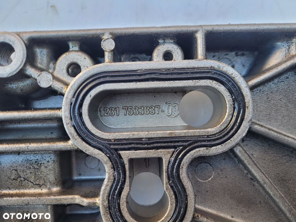 ŁAPA WSPORNIK ALTERNATORA BMW E65 N62B48 N62 4.8B 7533837 - 3