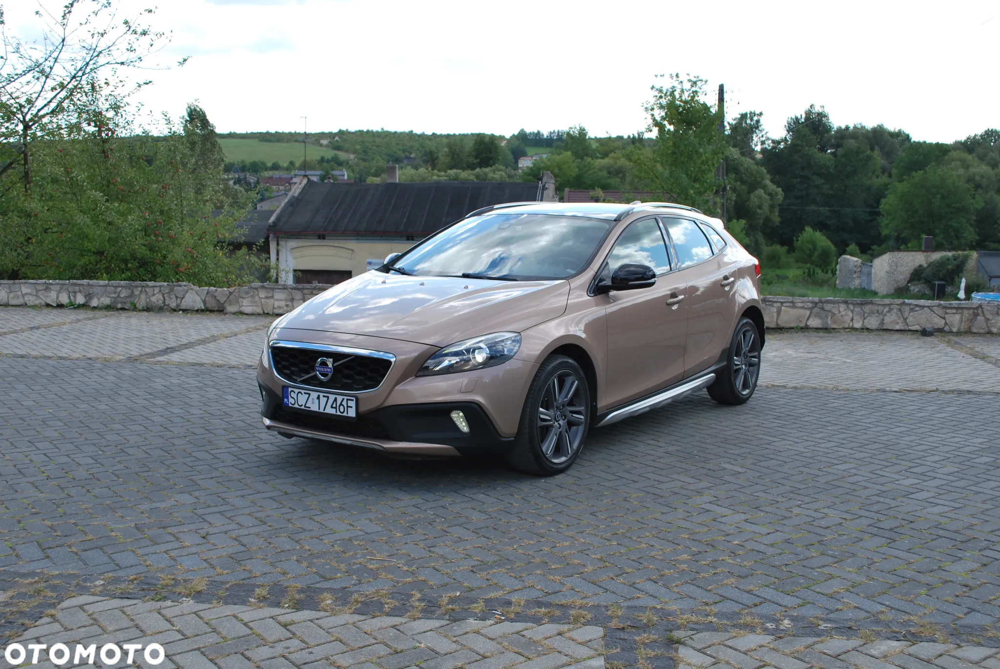Volvo V40 Cross Country D4 Summum - 2