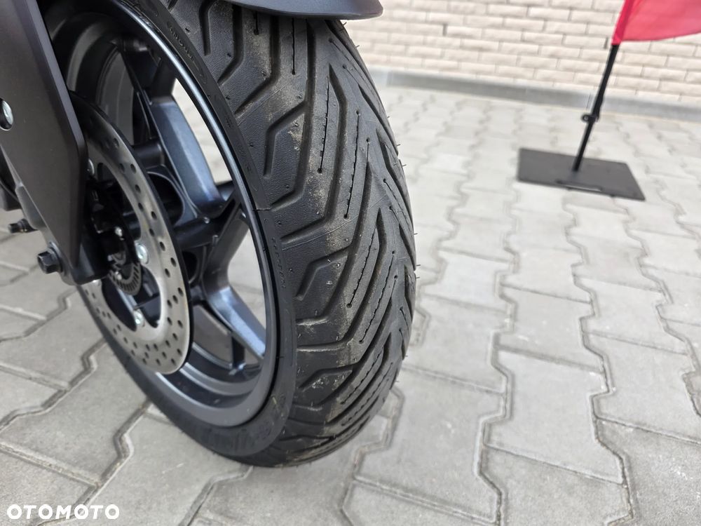 Yamaha X-max - 19