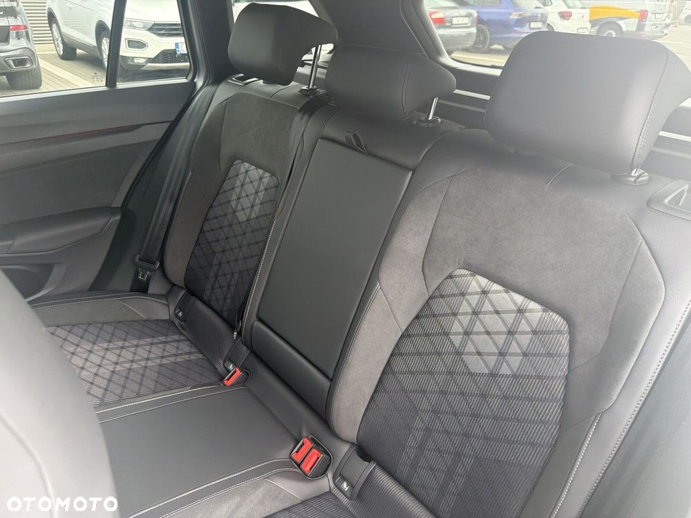 Volkswagen Golf Variant 2.0 TDI R-Line DSG - 29