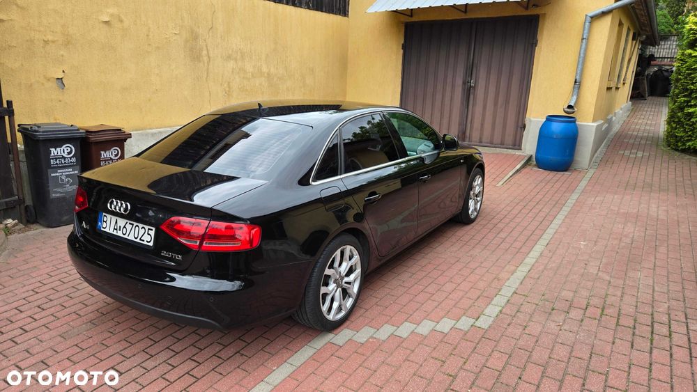 Audi A4 Limousine - 4