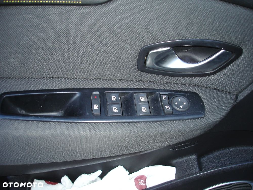 Renault Grand Scenic - 12