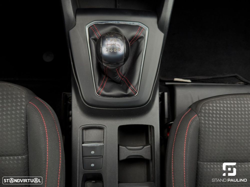 Ford Focus SW 1.0 EcoBoost MHEV ST-Line - 28