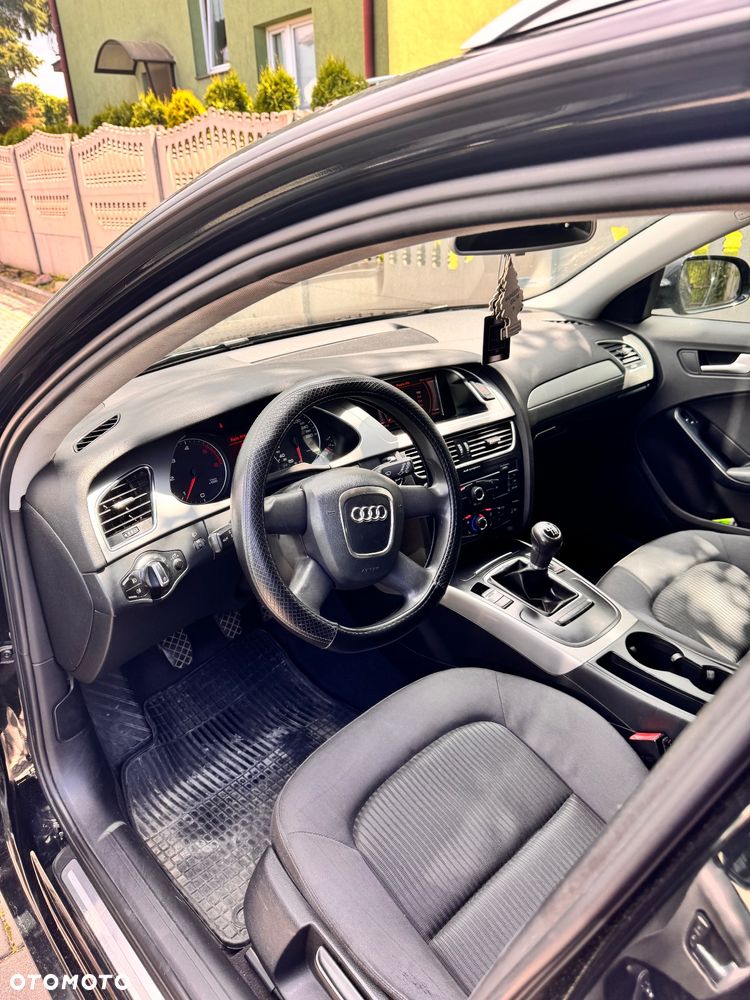 Audi A4 Avant - 16