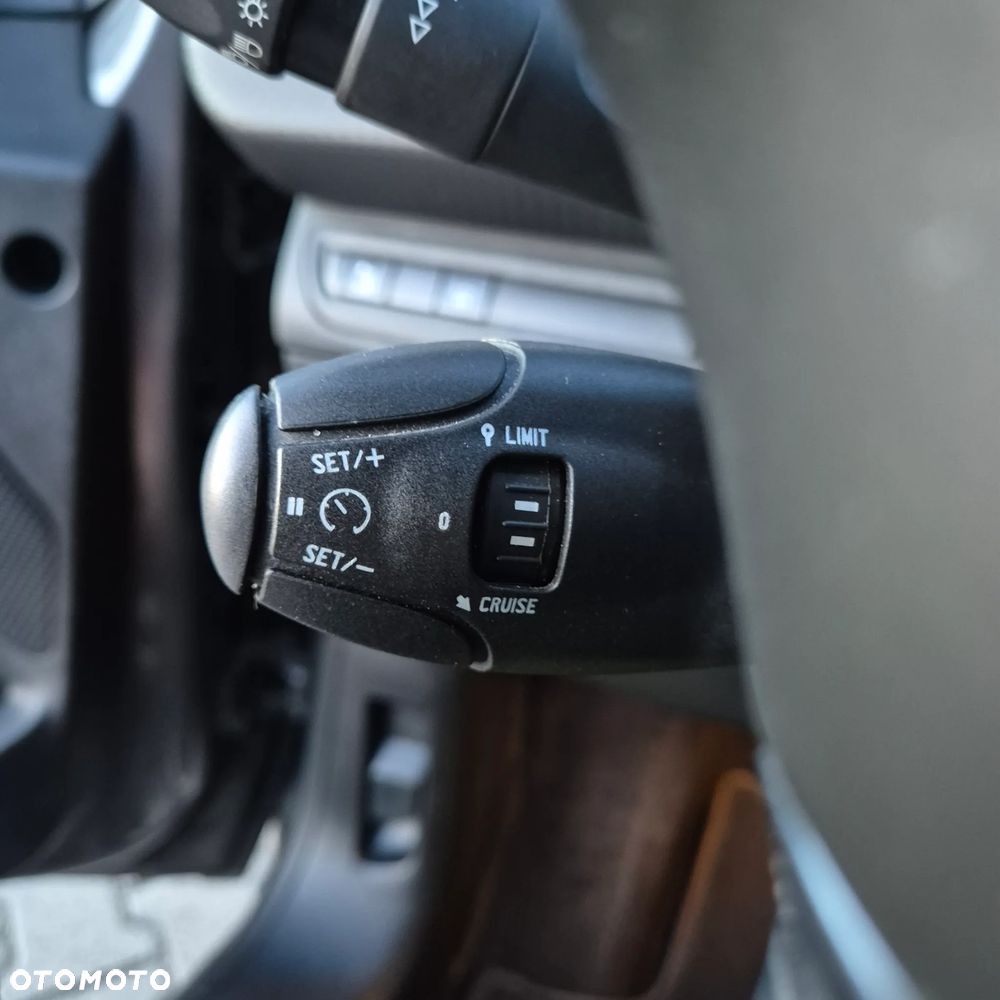 Peugeot 208 PureTech 110 Stop & Start EAT6 Allure - 20