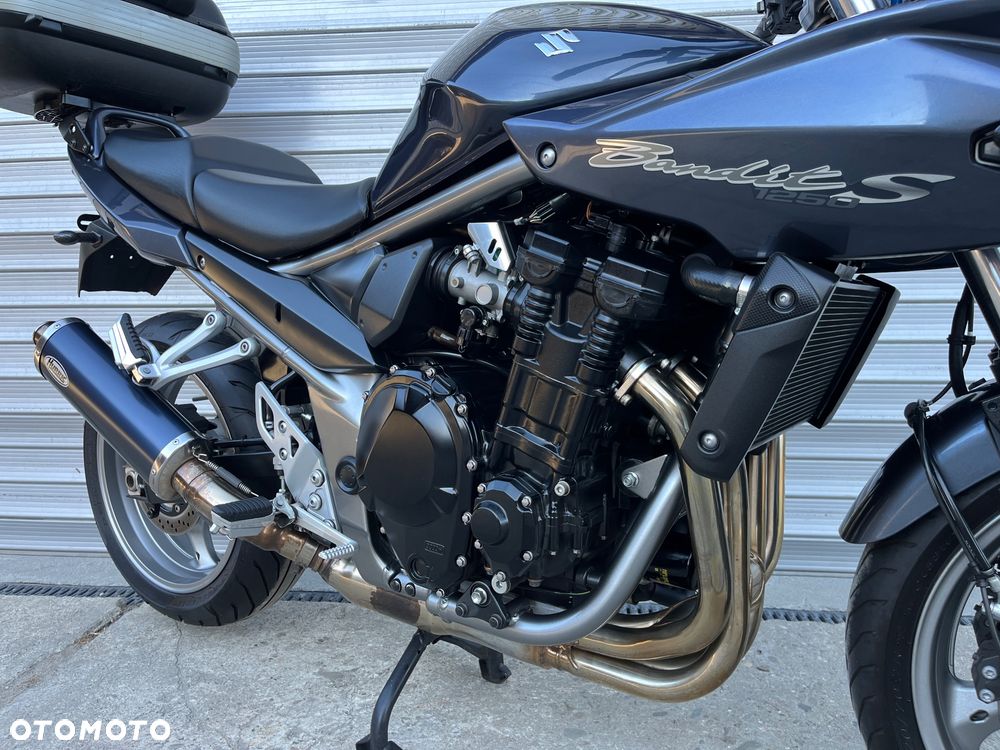 Suzuki Bandit - 25