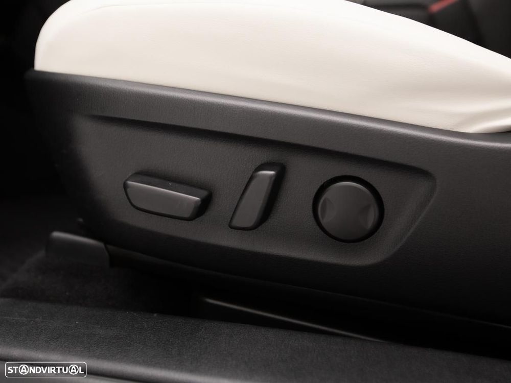 Mazda MX-30 e-SKYACTIV - 17