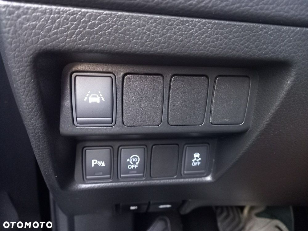 Nissan Qashqai 1.6 dCi DPF tekna - 37