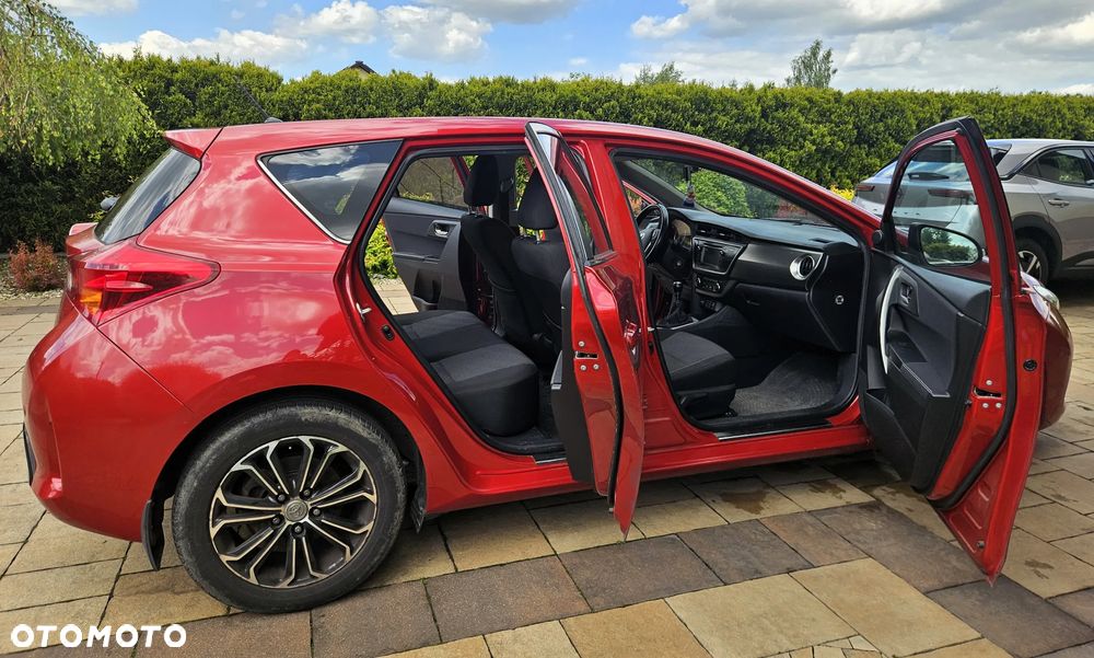 Toyota Auris 1.6 Premium - 9