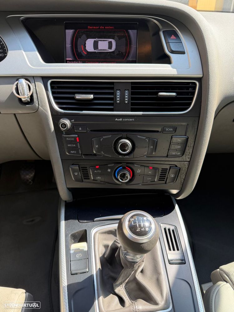 Audi A4 2.0 TDI Advance - 22