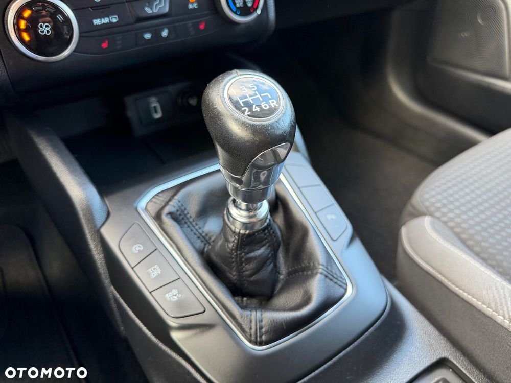 Ford Focus 1.0 EcoBoost Titanium Business - 29