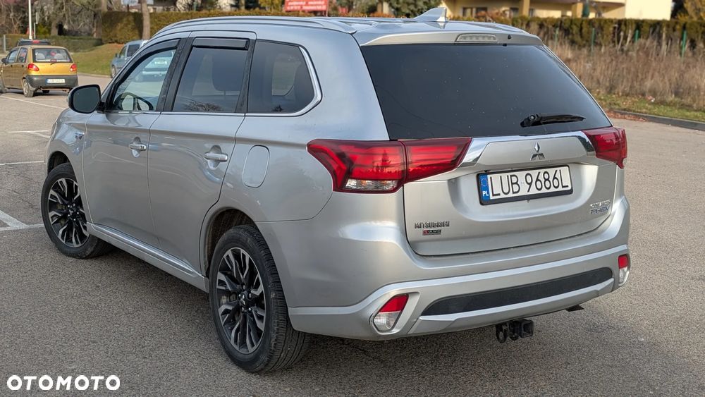 Mitsubishi Outlander 2.0 Intense + Navi 4WD CVT - 2