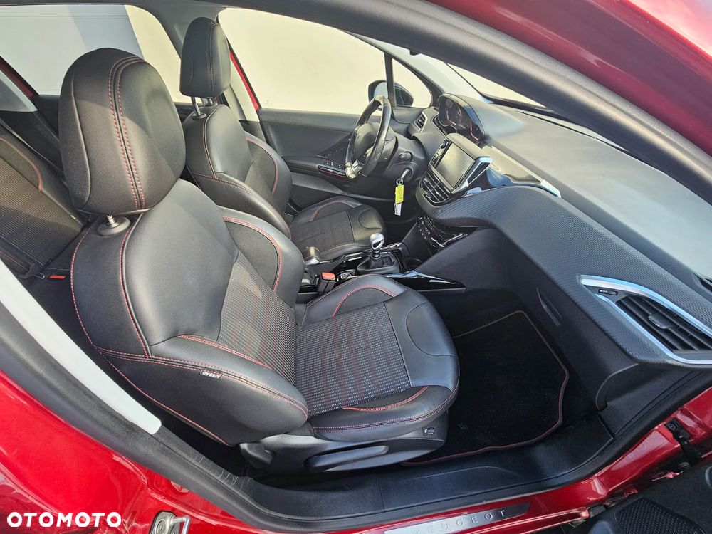 Peugeot 2008 BlueHDi FAP 120 STOP & START GT-Line Edition - 19